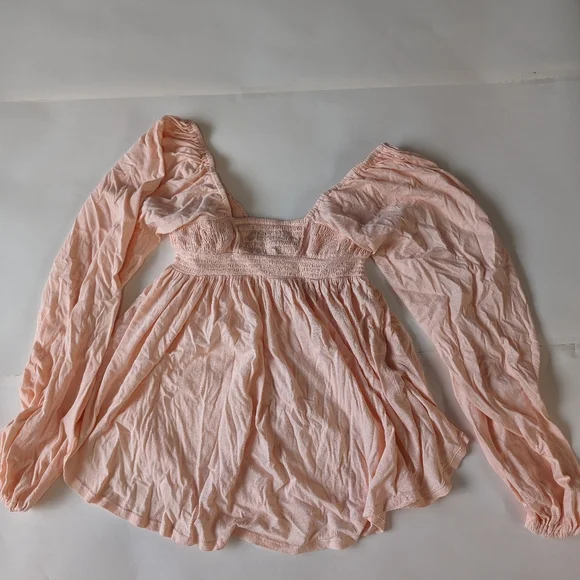 Urban Outfitters peach blouse - Picture 2 of 5
